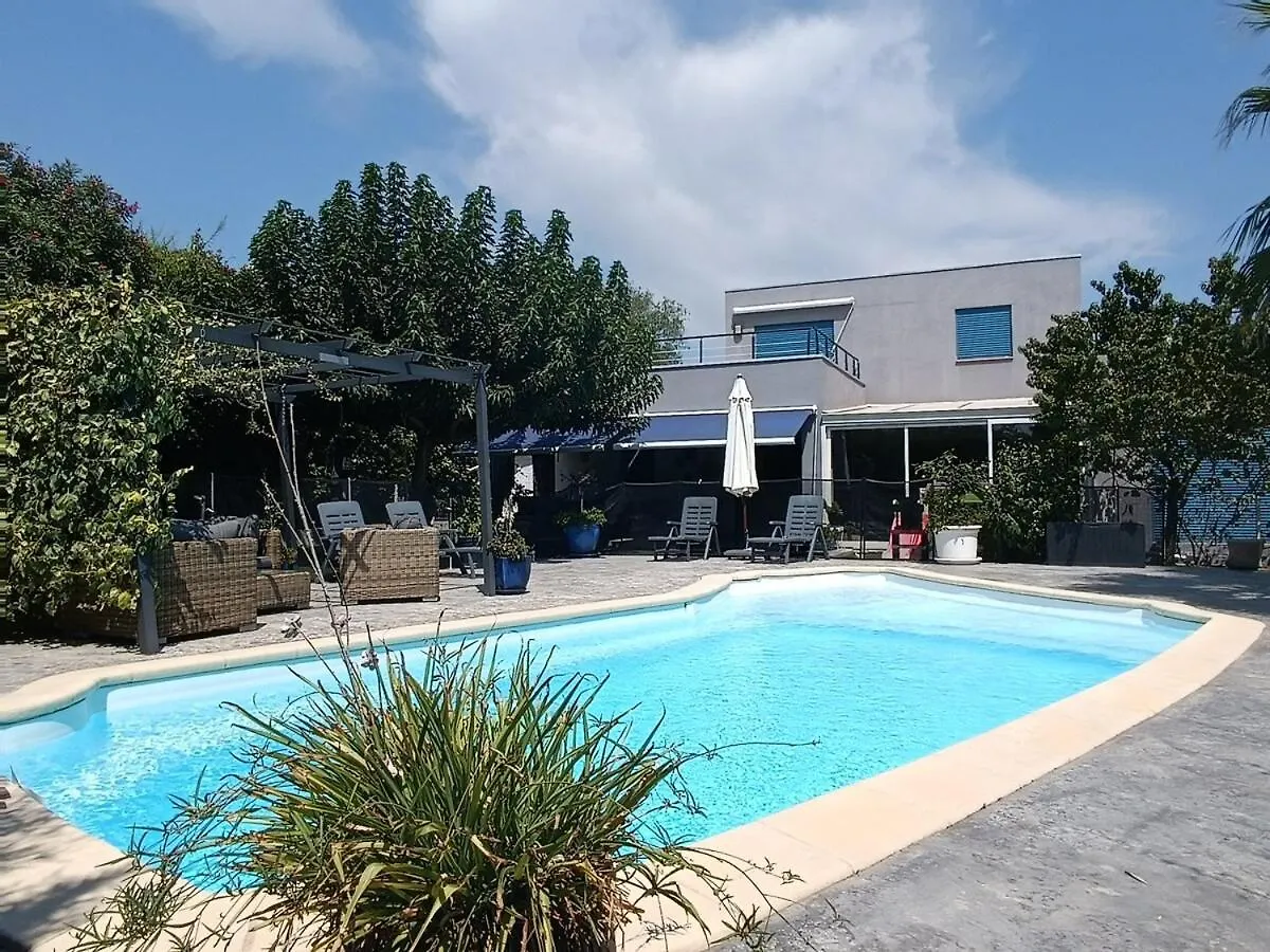 Modern Villa With Pool Frejus